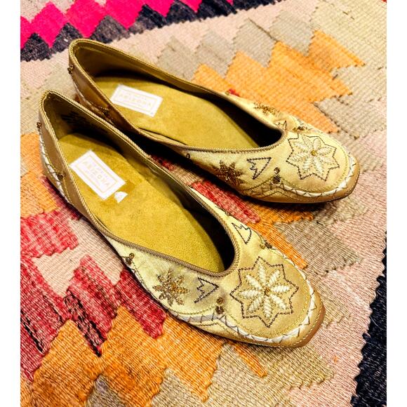 VTG 90s Ballet Flats Gold Size 8.5 Ethnic Inspired Embellished Slipper bohemain - Picture 5 of 7